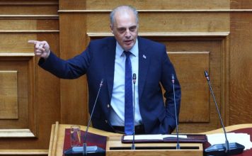 Βελόπουλος: Η κυβέρνηση «θυσιάζει» τους Έλληνες καπνοπαραγωγούς